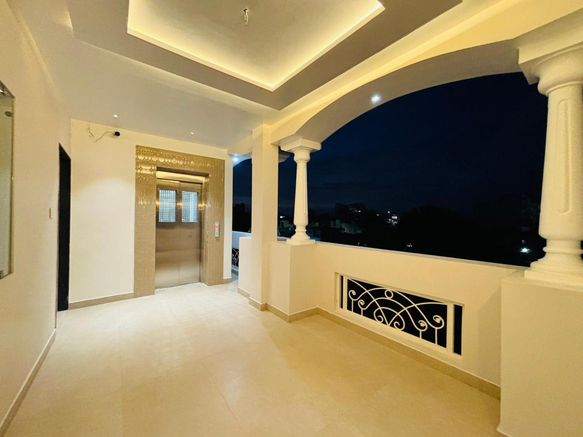 The Lavish Stay Варанаси Экстерьер фото