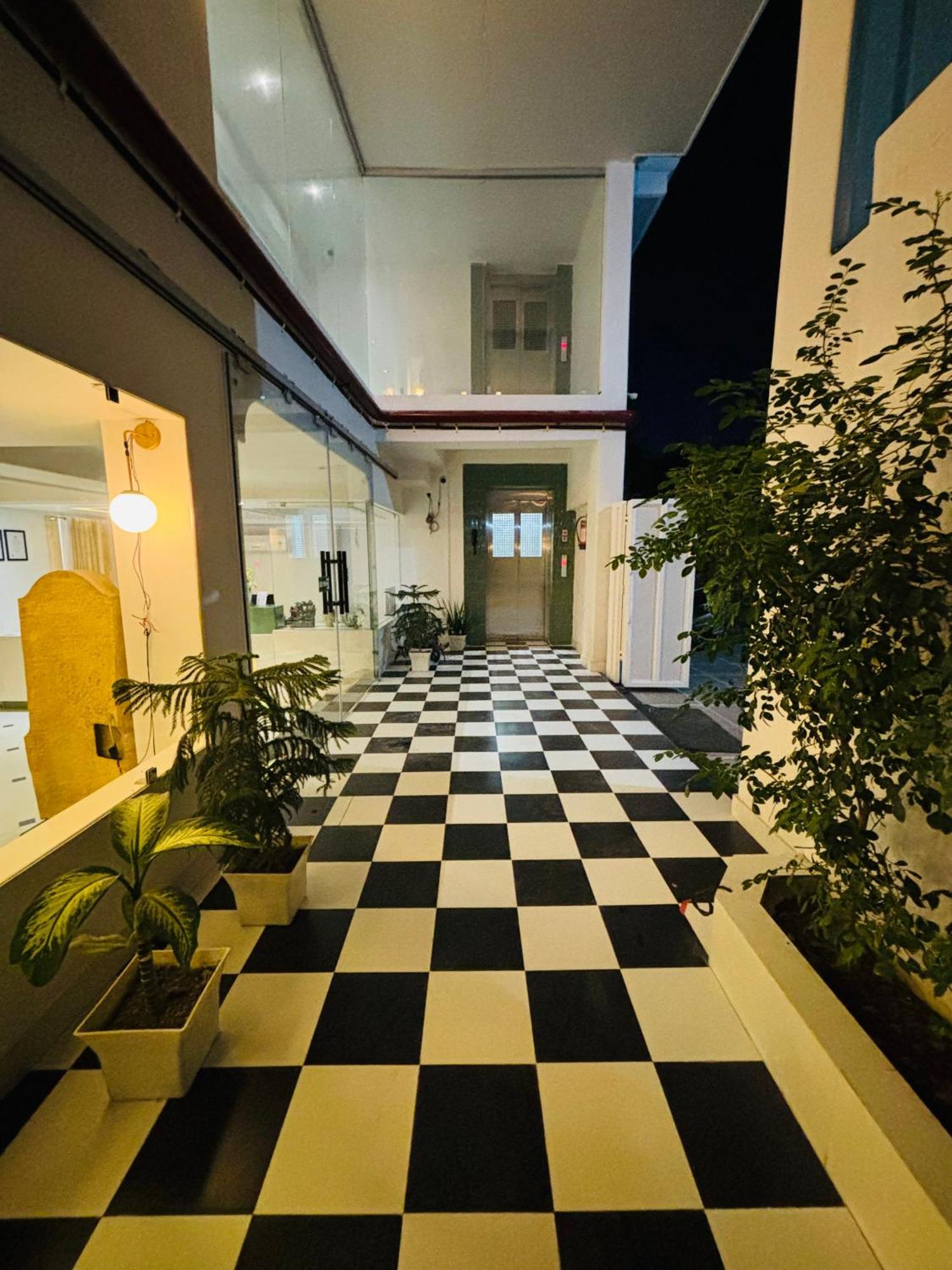 The Lavish Stay Варанаси Экстерьер фото