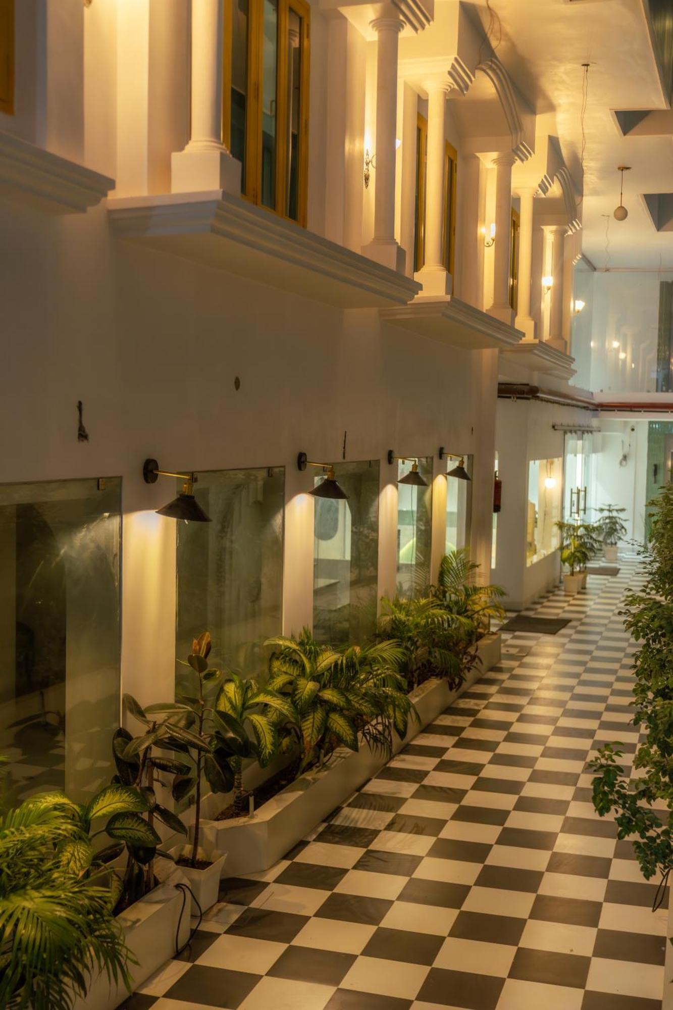 The Lavish Stay Варанаси Экстерьер фото